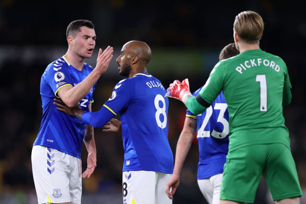Wolverhampton se impone en el Molineaux ante Everton 2-1, durante la Jornada 10 en la Premier League. Max Kilman anotaba el primero para los locales al 28', pero Alex Iwobi emparejaba el partido a los 66' pero un golazo del mexicano Raúl Jiménez, le dio la victoria a los Wolves sobre los Toffees.