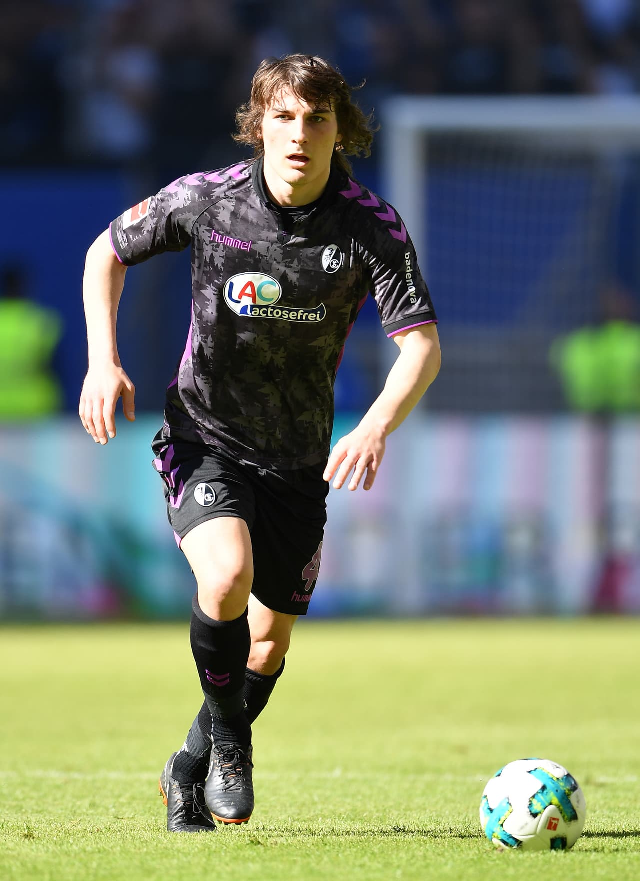 Çağlar Söyüncü (Freiburgo S.C.) pasa al Leicester City F.C.