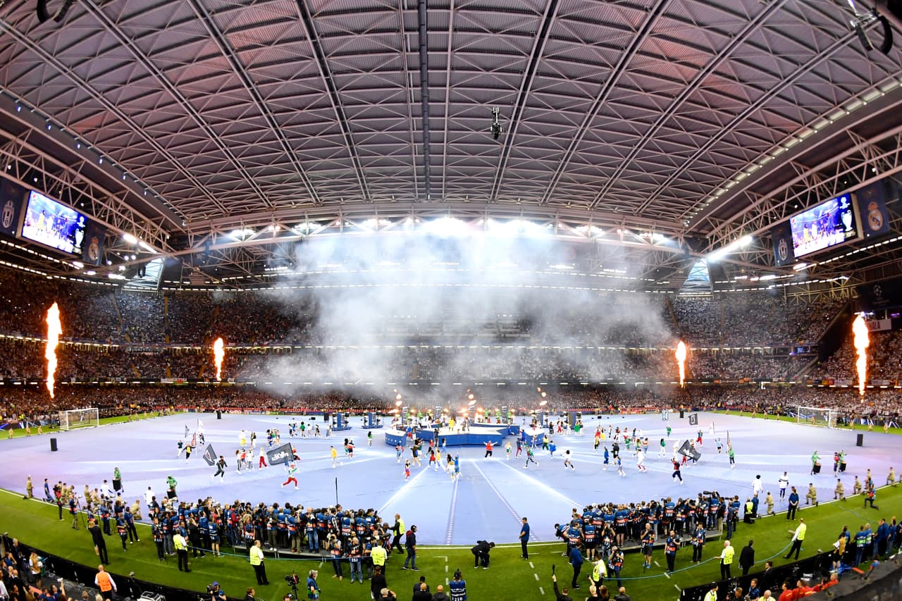 La agrupación musical se lució con sus éxitos en el Millennium Stadium previo al enfrentamiento entre el Real Madrid y la Juventus.
