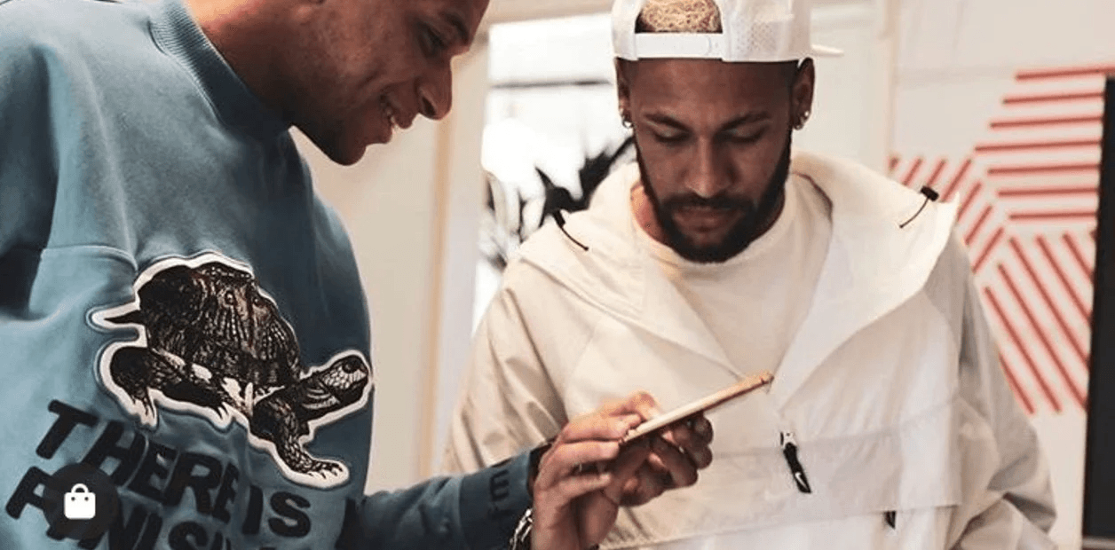 El PSG niega que vaya a regalar fundas de oro a sus futbolistas