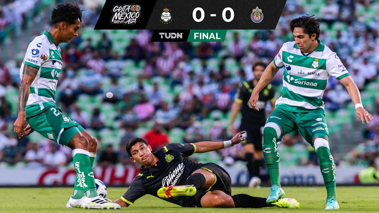 Carlos Acevedo bajo la cortina y evitó el triunfo de Chivas