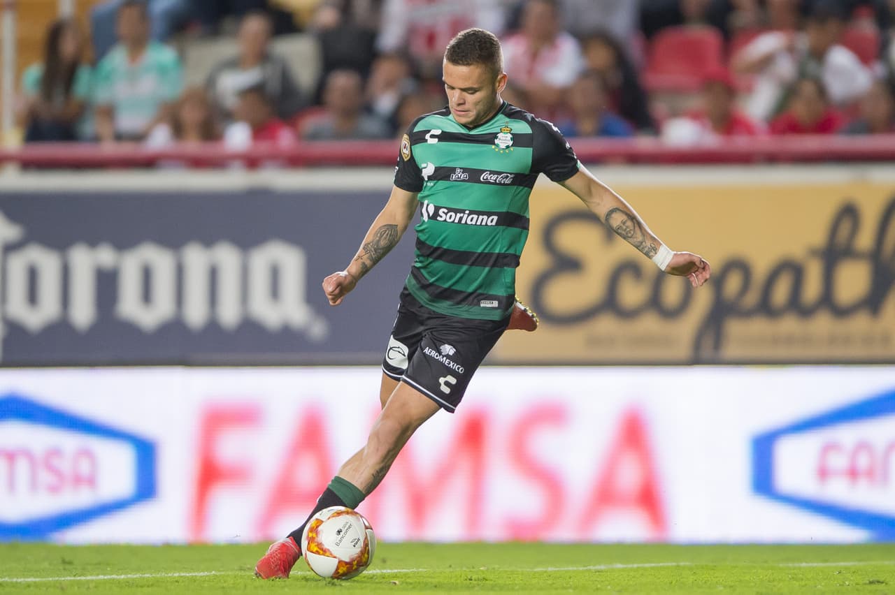 Delantero: Jonathan Rodríguez (Santos, 76)