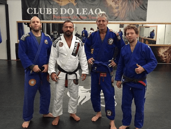 El famoso chef y crítico gastronómico comenzó en el jiu-jitsu como un hobby y poco a poco se fue convirtiendo en una pasión que lo llevó incluso a competir.