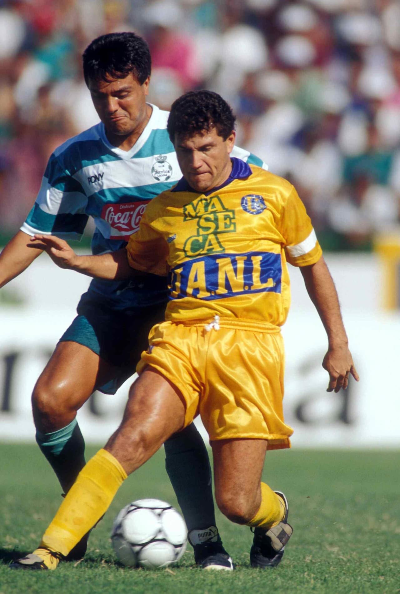 El 'Abuelo' Cruz, símbolo en el norte, también vistió las dos playeras.