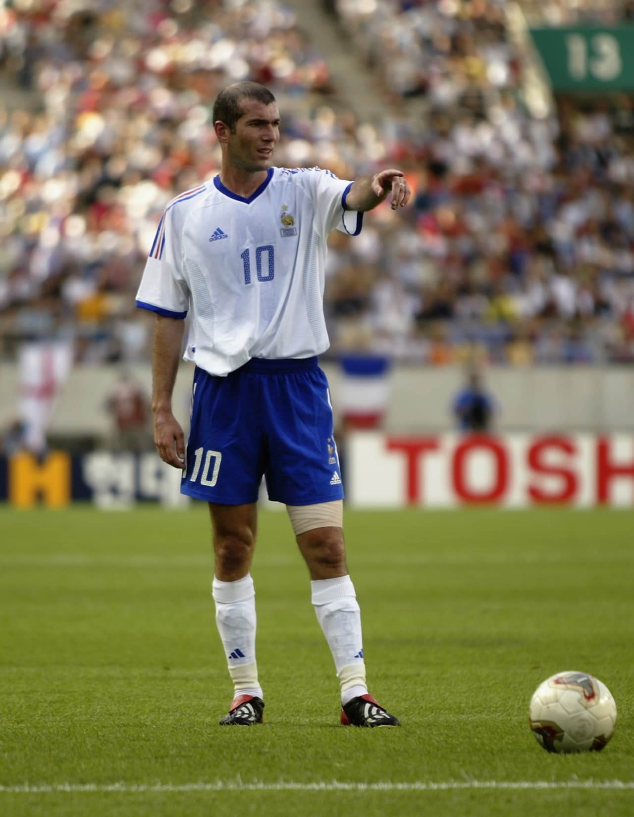 No obstante, la pesada temporada con el Madrid le pasó factura en el Mundial de Corea y Japón, donde Francia cayó eliminada en fase grupal.