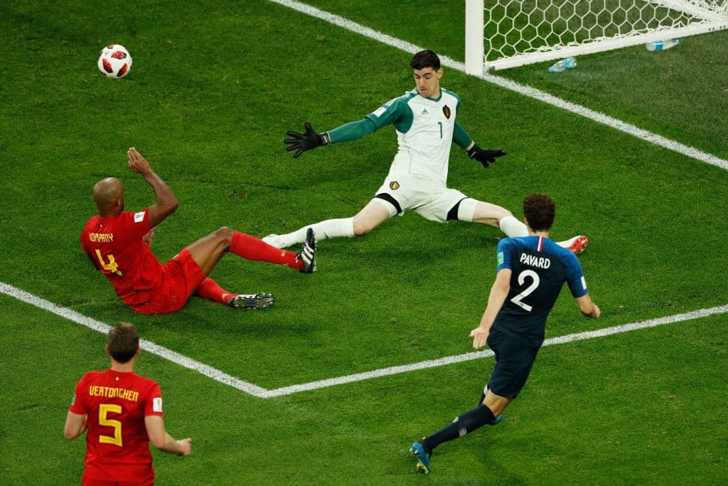 Al minuto 40 del primer tiempo, Benjamin Pavard tuvo la más clara hasta ese momento para Francia, en un remate que desvió Courtois. Así se fueron igualados al descanso.