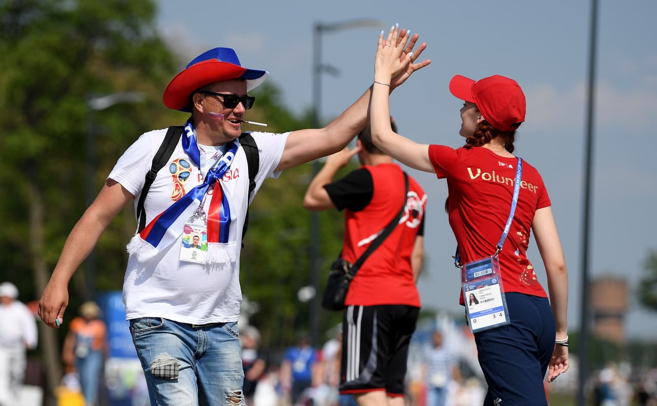 Rusos y uruguayos vivieron con gran emoción la previa y el partido del grupo A entre sus países en el Samara Arena. Aunque los locales fueron más en número, los sudamericanos no se quedaron atrás.