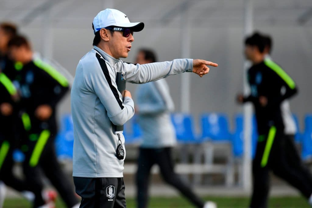 Shin Tae-yong el entrenador del equipo surcoreano, dirige la última práctica para él y su equipo en el Mundial Rusia 2018. Buscan ir a casa con algo digno qué contar tras el duelo ante Alemania.