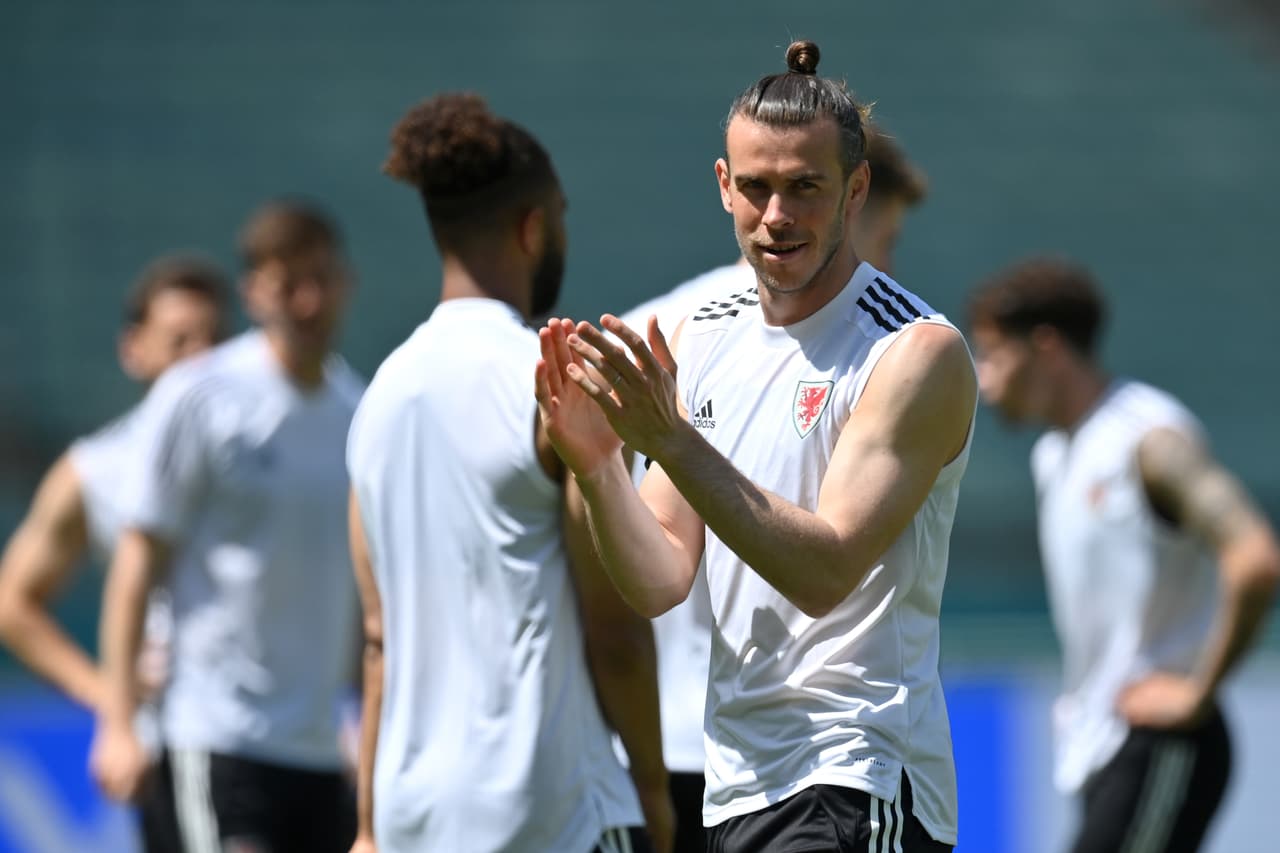 Bale amenaza con Gales ante selecciones poderosas en la Eurocopa