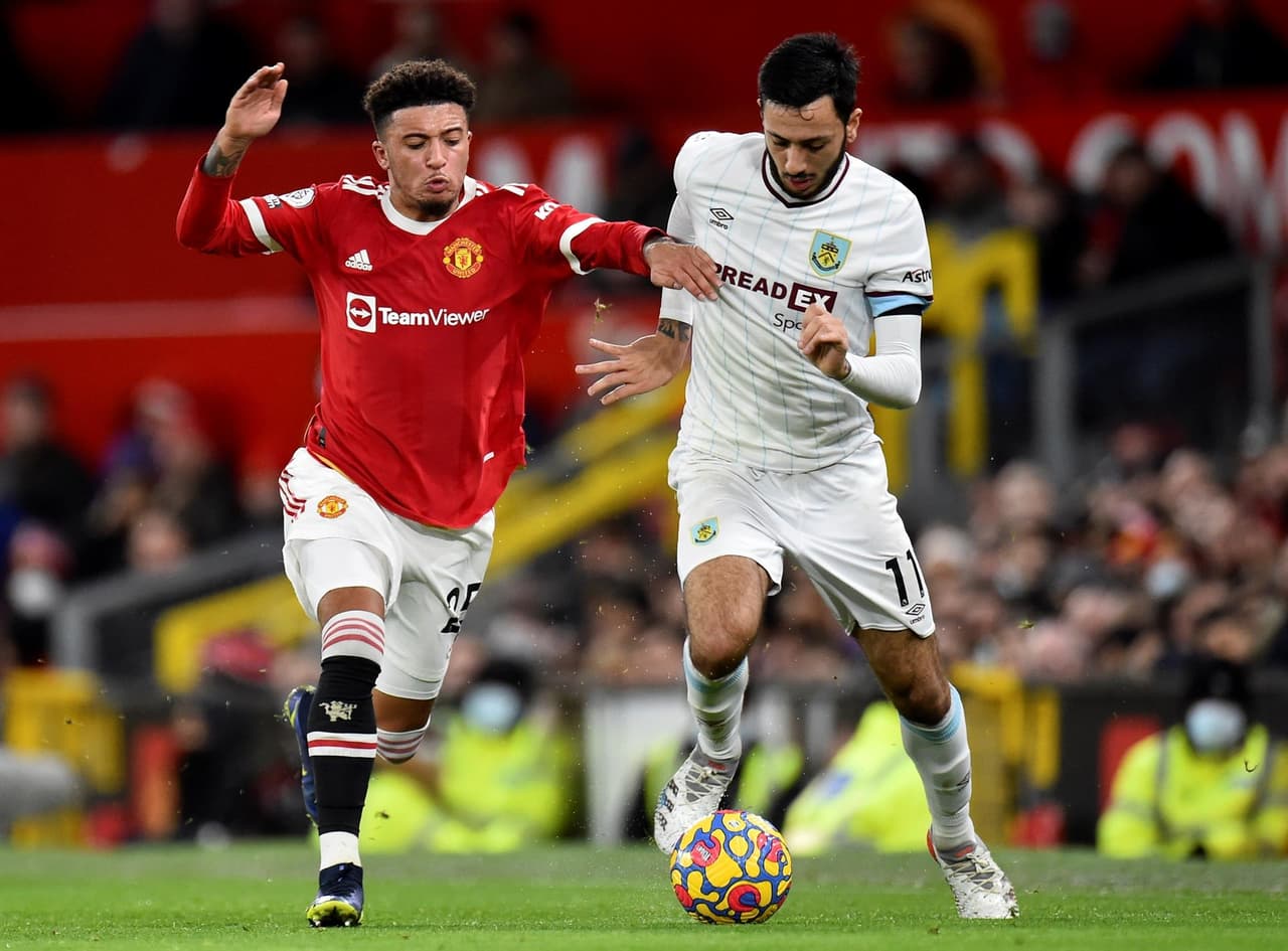 Manchester United, con anotaciones de Scott McTominay (8'), autogol de Ben Mee (27') y gol de Cristiano Ronaldo (35'), se impone ante Burnley, quienes anotaron sólo uno al minuto 38' por Aaron Lennon, en Old Trafford para cerrar la J20 en la Premier League.
