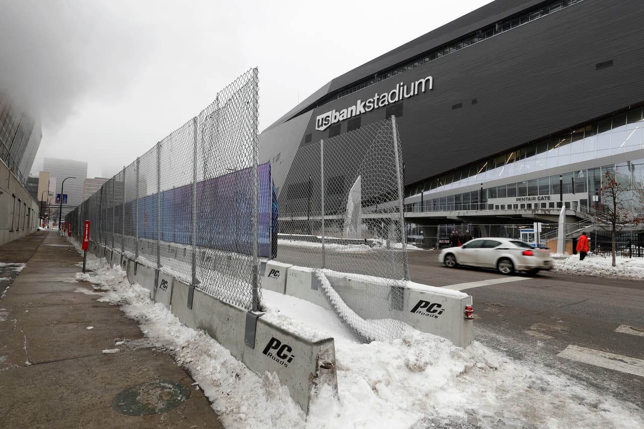No ha sido privativo el clima invernal adverso. El Super Bowl se ha llevado a cabo en ciudades con crudos inviernos como Minneapolis y Detroit, pero son ciudades más adaptadas a las inclemencias.