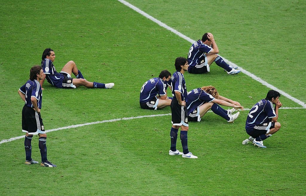 El cuadro alemán superó al cuadro argentino para coronarse como campeones del mundo, en los mundiales de Italia 90 y Brasil 2014.