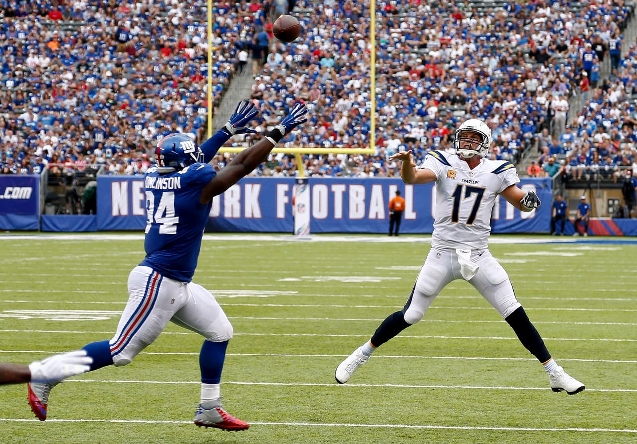 Su contraparte Philip Rivers acertó sólo 21 de 44 pasespara 258 yardas, con 3 de anotación, una intercepción y un balón suelto.