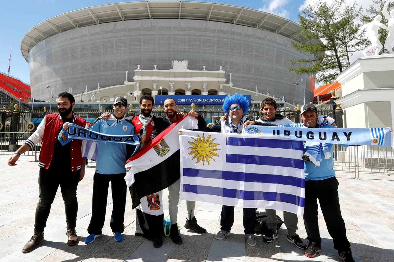 Las dos nacionalidades se dieron cita desde muy temprano para ocupar sus lugares en el recinto deportivo de Ekaterinburgo.