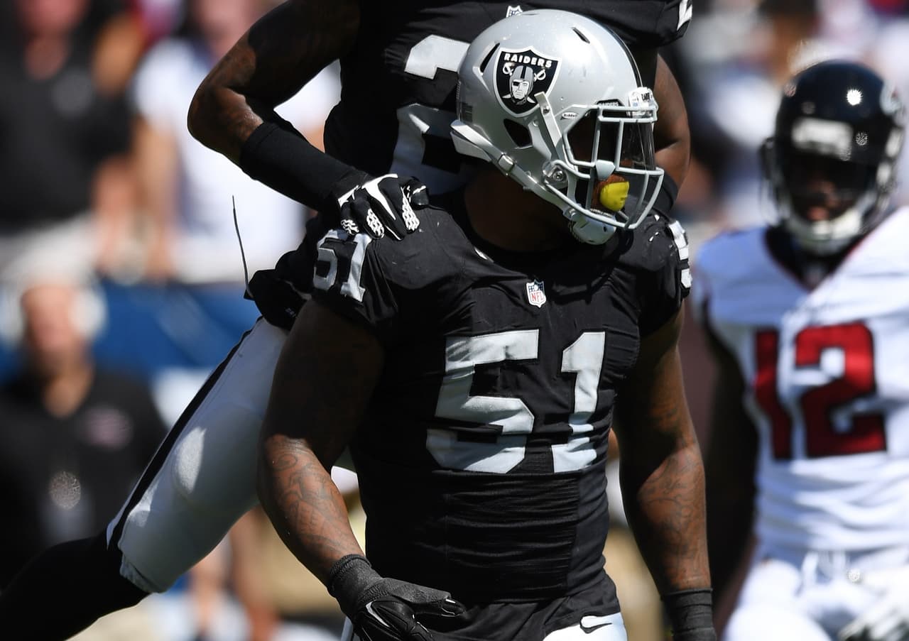 Los Atlanta Falcons contratan al LB Bruce Irvin