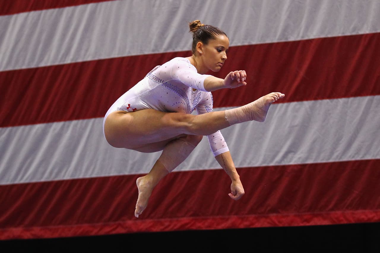 Alicia Sacramone - la gimnasta ha sido vinculada con Brady Quinn, quien se retiró en los Miami Dolphins.