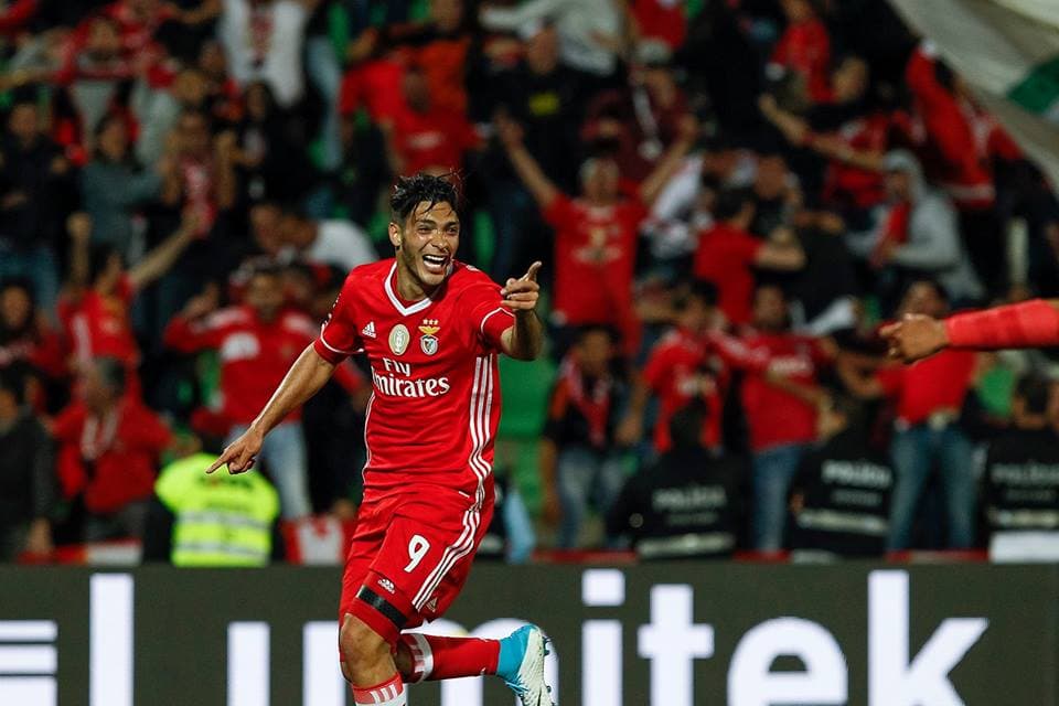 Liga NOS - Jornada 33 / Benfica Vs. Guimaraes / Sábado 13 de mayo: Raúl Jiménez llega de hacer un gol en la jornada anterior que mantuvo la ventaja de las 'águilas' con el Porto. Si ganan confirmarán su título de Liga a falta de una jornada a¡para el final de la Liga.