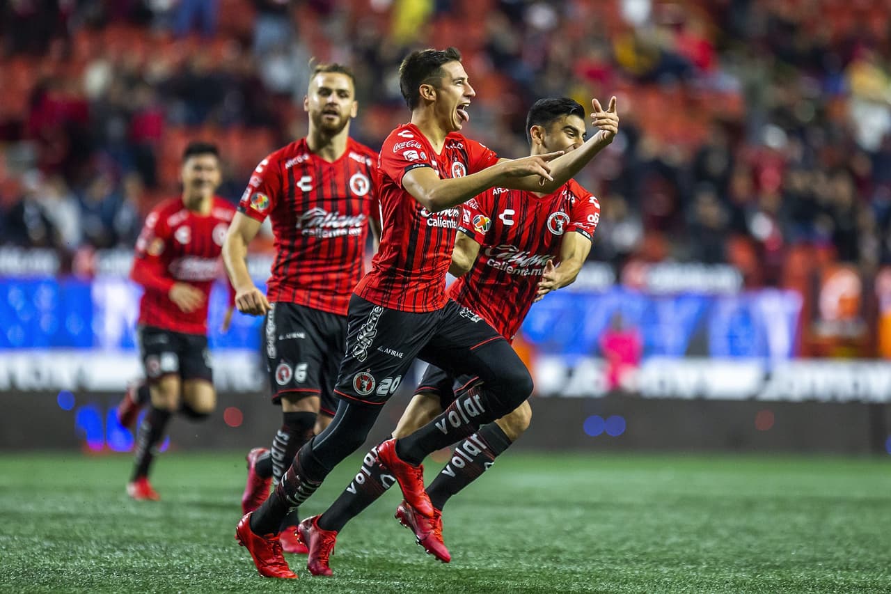 Con goles de Mauro Lainez, Alexis castro y Leonardo González, Xolos le gana a Pachuca y vuelve a saborear la victoria.