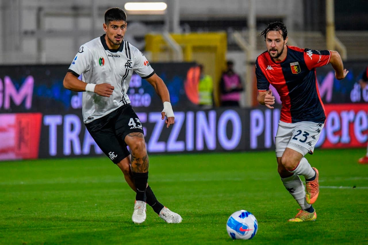 Genoa y Spezia empatan 1-1 durante la Jornada número 11 en la Serie A. Al minuto 66, Salvatore Sirigu anotó un gol en contra de su propia escuadra, poniendo adelante a los 'Aguiluchos', pero Domenico Criscito se encargó de igualar el marcador al 86' tras cobrar un penalti; el mexicano Johan Vásquez fue titular durante el encuentro.