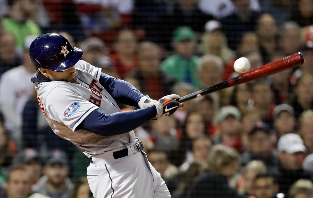Pero en el segundo inning respondieron los campeones del Oeste de la Americana. George Springer pegó doblete del derecho y remolcó a Carlos Correa y a Martín Maldonado para empatar 2-2.