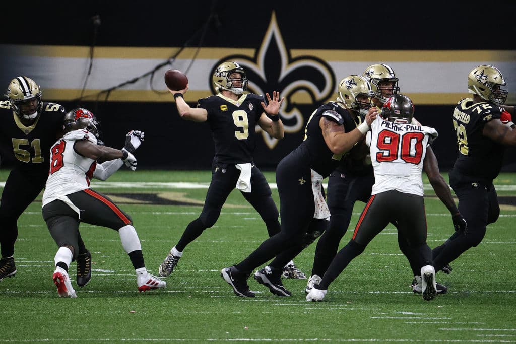 La defensa de los Buccaneers tiene una gran noche y los de Tampa logran vencer 30-20 a los New Orleans Saints.
