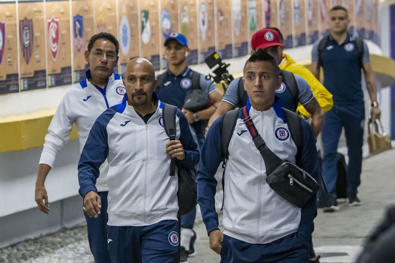 Así fue la última vez del 'Conejo' Pérez en el Azteca. Emotivo homenaje.