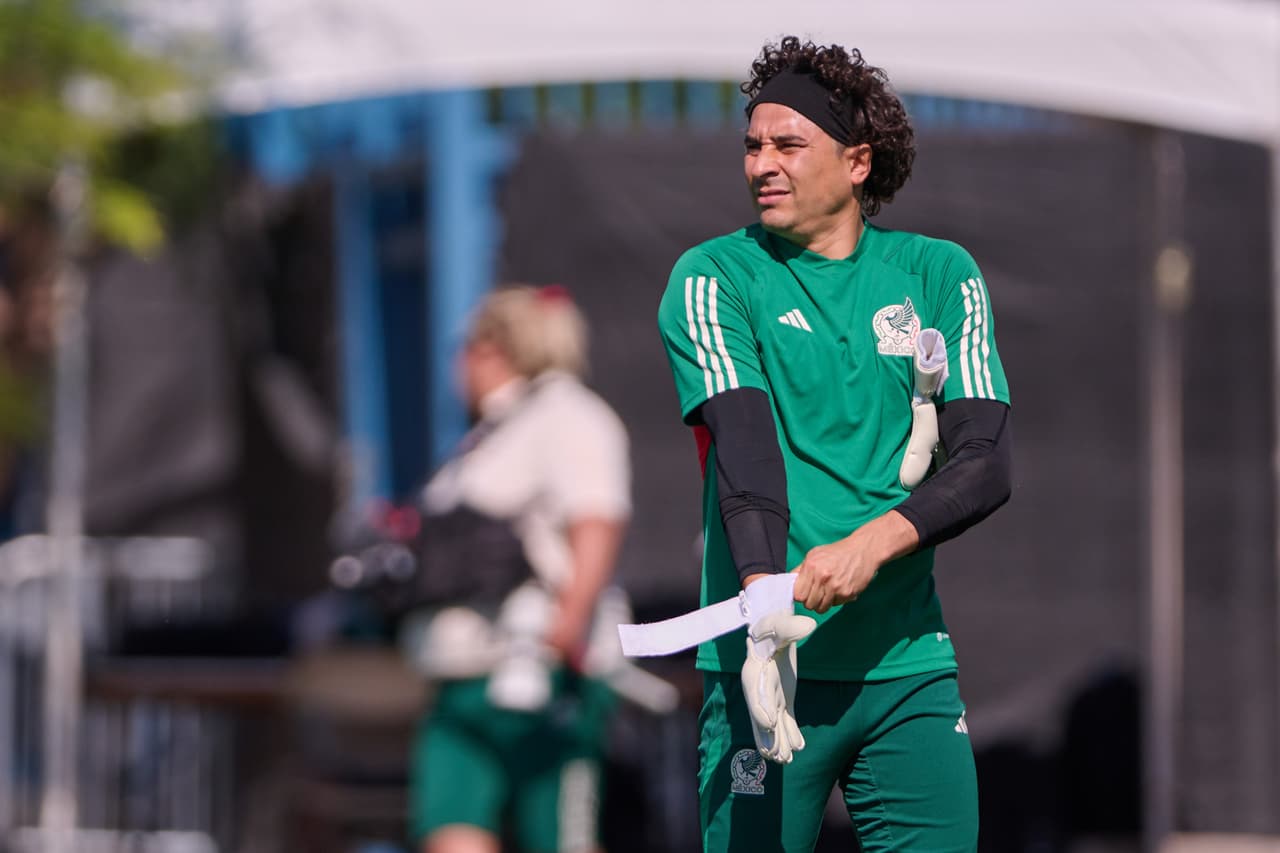Temen que lesión de Memo Ochoa lo deje de baja varios partidos