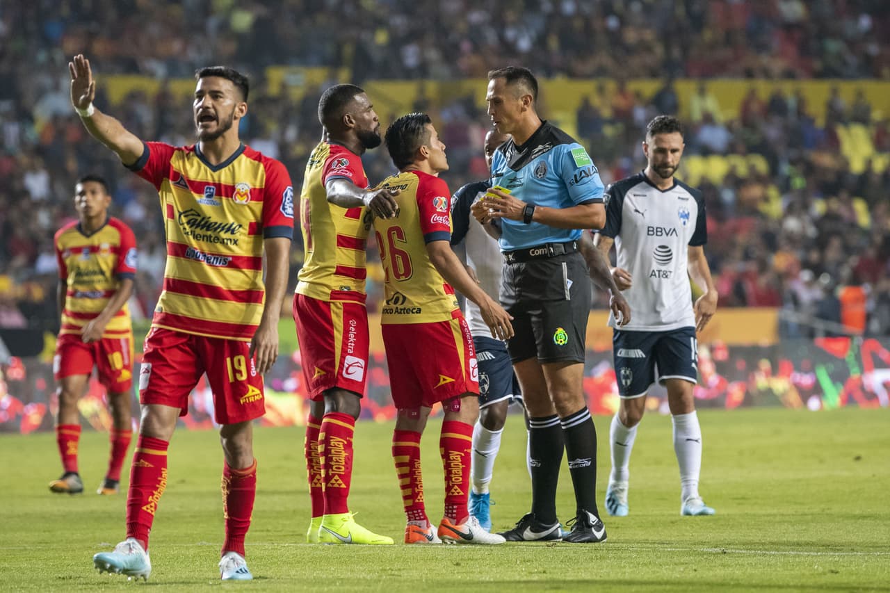 Tormenta suspendió momentáneamente el Morelia vs Monterrey