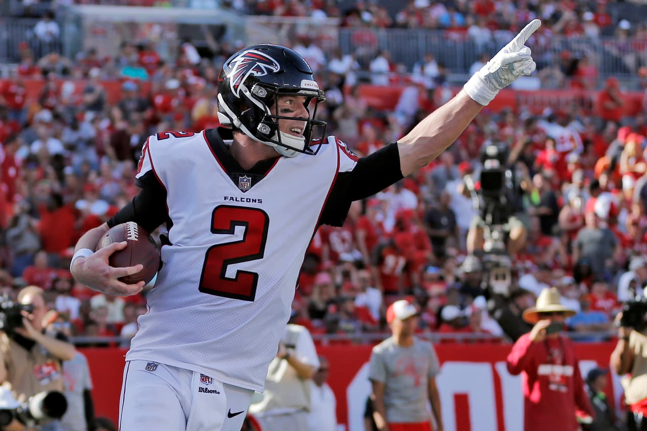 <b>Ryan para rato</b>
<br>- El 3 de mayo del 2018 los Falcons renovaron el contrato del QB por cinco años más y 150 MDD.
<br>- De esta manera, Matt, de cumplir con su extensión, estaría hasta el 2023 con el equipo, lo que representa cuatro campañas más por delante, en teoría, como el quarterback titular.