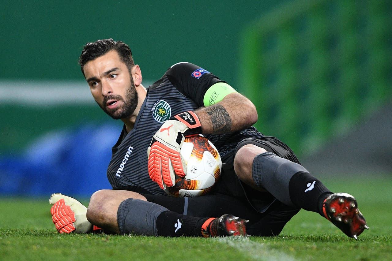 Medios portugueses afirmaron que Rui Patricio ya está en pruebas médicas con Nápoles y que falt muy poco para confirmar su llegada al club italiano.