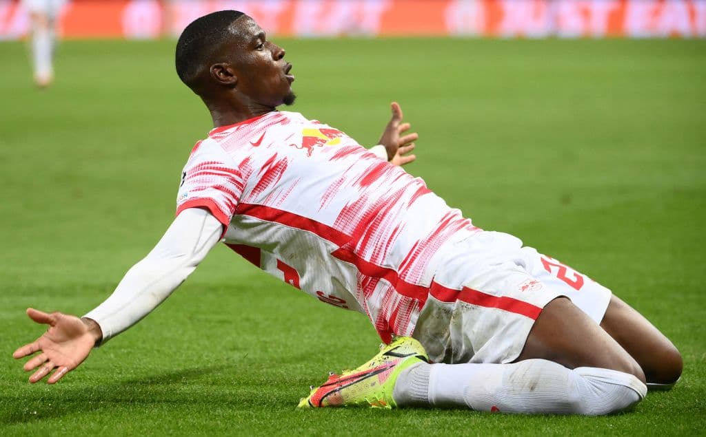 Barcelona se impone sobre el RB Leipzig 3-2 con doblete de Lionel Messi (67', 74') y gol de Kylian Mbappé (9'), mientras que para la escuadra alemana, fueron André Silva (28') y Nordi Mukiele (57') quienes sumaron anotaciones en el Parque de los Príncipes.