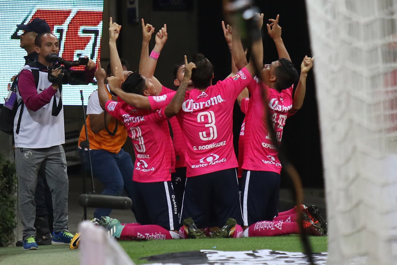 Morelia se llevó los tres puntos gracias a un autogol de Carlos Salcido en los minutos finales del encuentro.