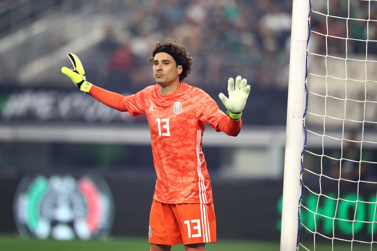 3. Guillermo Ochoa: 17 por ciento. Subió frente a 2018 en la misma encuesta cuando tuvo 16.8 por ciento.