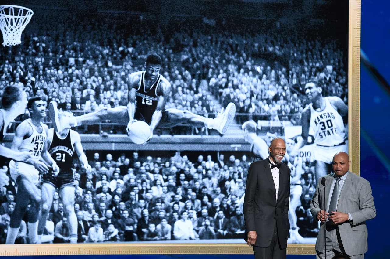 Las leyendas recordaron varios de los grandes momentos del básquetbol estadounidense.