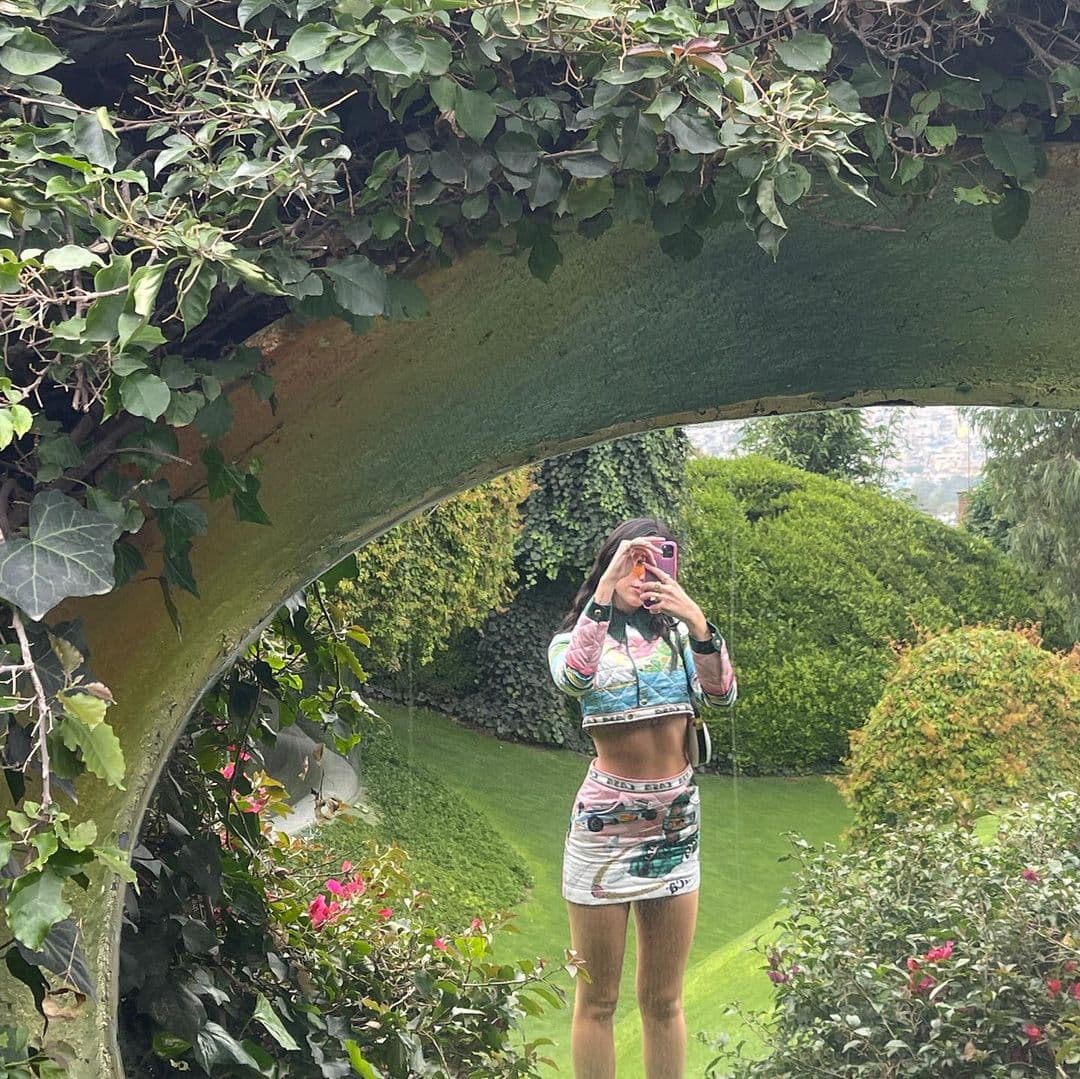 El arquitecto de este lugar es Javier Senosiain, quien representa la filosofía orgánica de la arquitectura mexicana.