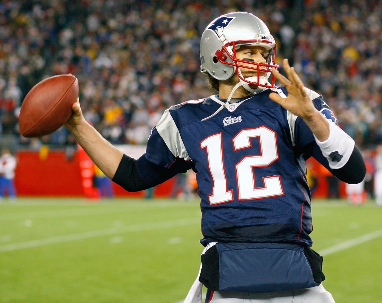 <b>2) 2007 NEW ENGLAND PATRIOTS</b>