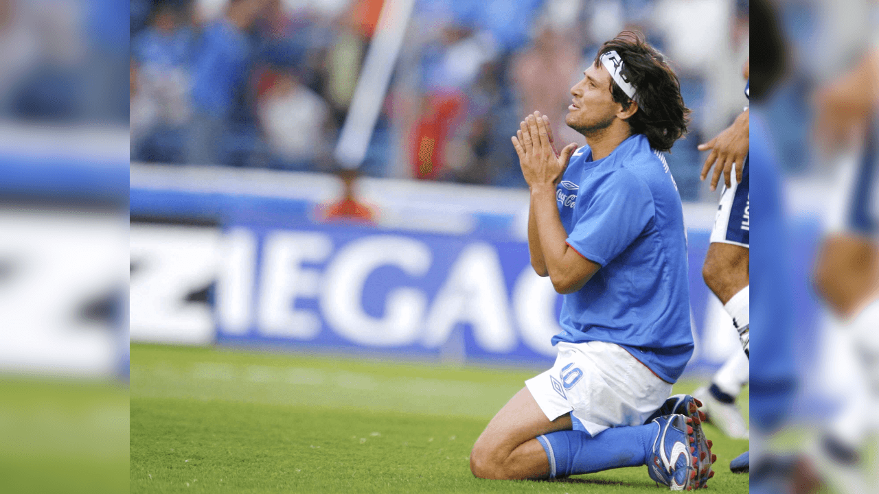 <b>Gabriel Pereyra</b>
<br>El futbolista argentino abandonó su natal y dejó a River para afrontar el reto con los cementeros; sin embargo, no triunfó durante su estancia en 2005 aunque permaneció en México y dos años más tarde fue campeón con Atlante en el Apertura 2007.