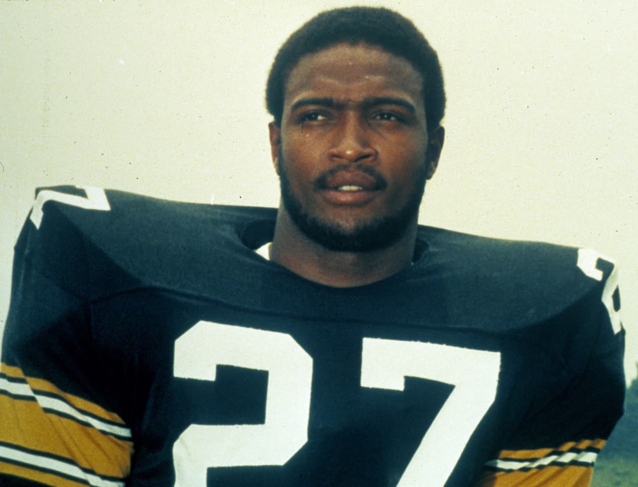 GREG HAWTHORNE – Pittsburgh Steelers, 1ª. selección en 1979 También los Steelers empezaban a buscar sucesores para los jugadores leyenda, entre ellos el corredor Franco Harris. Para ello Pittsburgh seleccionó a Greg Hawthorne, egresado de Baylor. Jugó 9 temporadas con los Steelers pero nunca fue una amenaza por tierra, la mayor parte de su carrera la pasó como suplente.