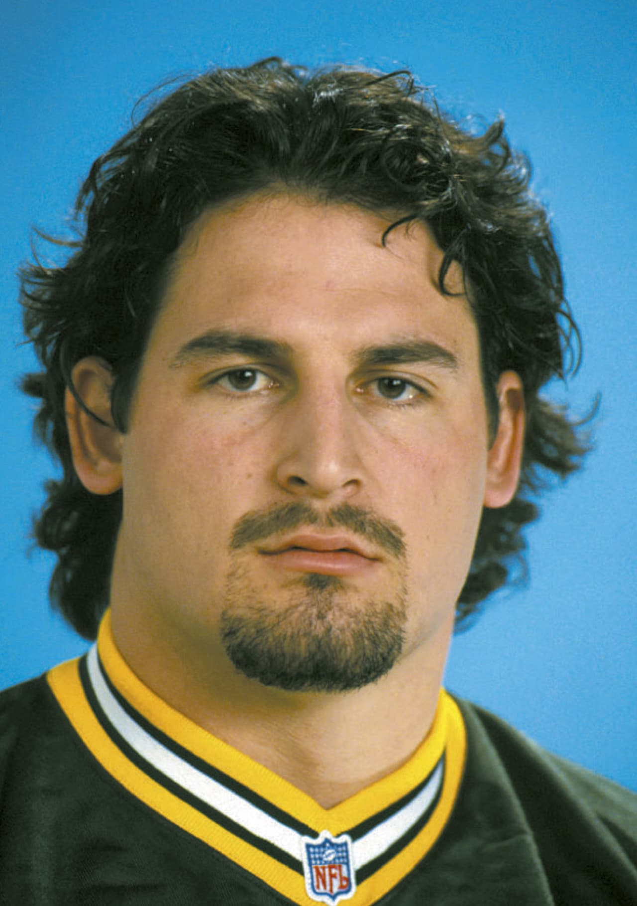 ROSS VERBA - Green Bay Packers, 1ª. Selección en 1997 Los Packers tuvieron que esperar 30 años para volver a ganar un Super Bowl. Fue el año de gloria para Brett Favre, el equipo quería proteger a su quarterback y para ello eligió al guardia Ross Verba quien mostró algo del buen potencial pero, problemas legales acabaron con su credibilidad y su carrera.