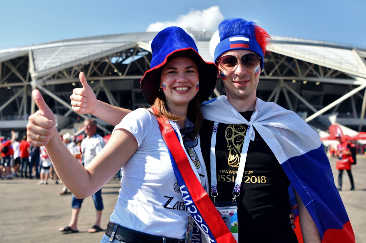 Rusos y uruguayos vivieron con gran emoción la previa y el partido del grupo A entre sus países en el Samara Arena. Aunque los locales fueron más en número, los sudamericanos no se quedaron atrás.