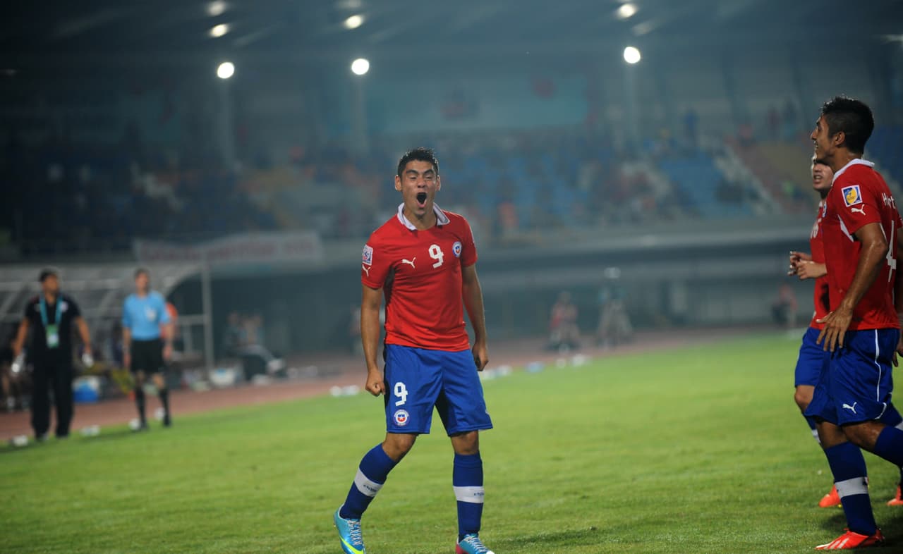 Sin embargo, es carta de Chile para el Mundial, donde incluso anotó un gol contra Irak. Ese sería el único partido que disputó en ese torneo.