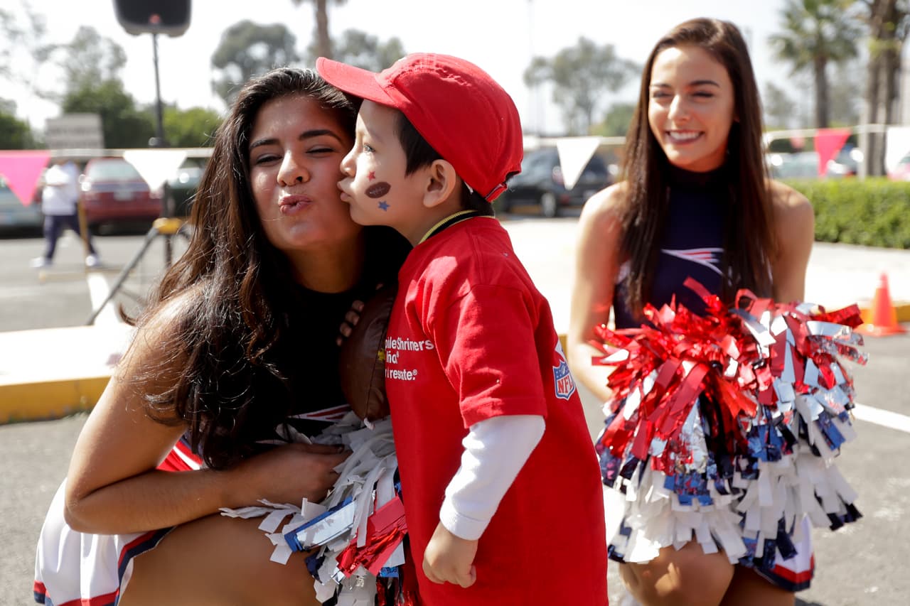Disfruta de las mejores imágenes de las porristas en la Semana 11 de la NFL.