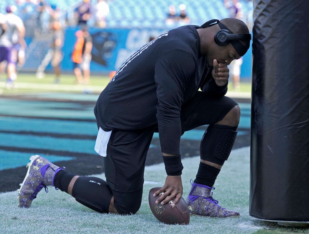 Cam Newton rindió tributo a Prince y a la vez se unió a las protestas contra las injusticias raciales