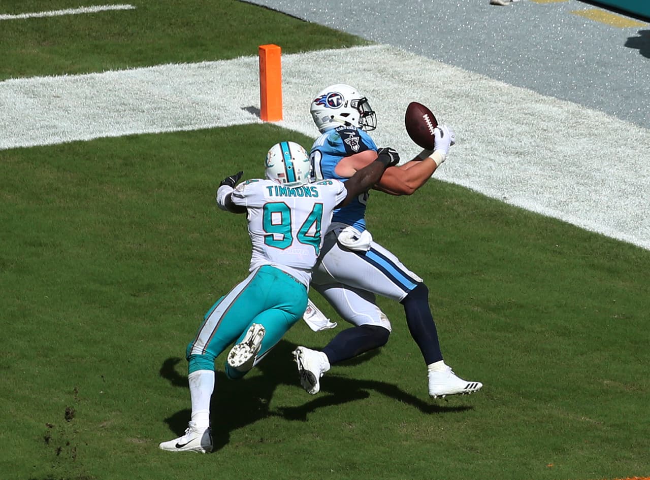 El mejor momento de Cassel fue al iniciar la segunda mitad cuando condujo a los Titans 69 yardas para el TD del empate. El ala cerrada reserva Phillip Supernaw logró el primer touchdown de su carrera.
<br>
