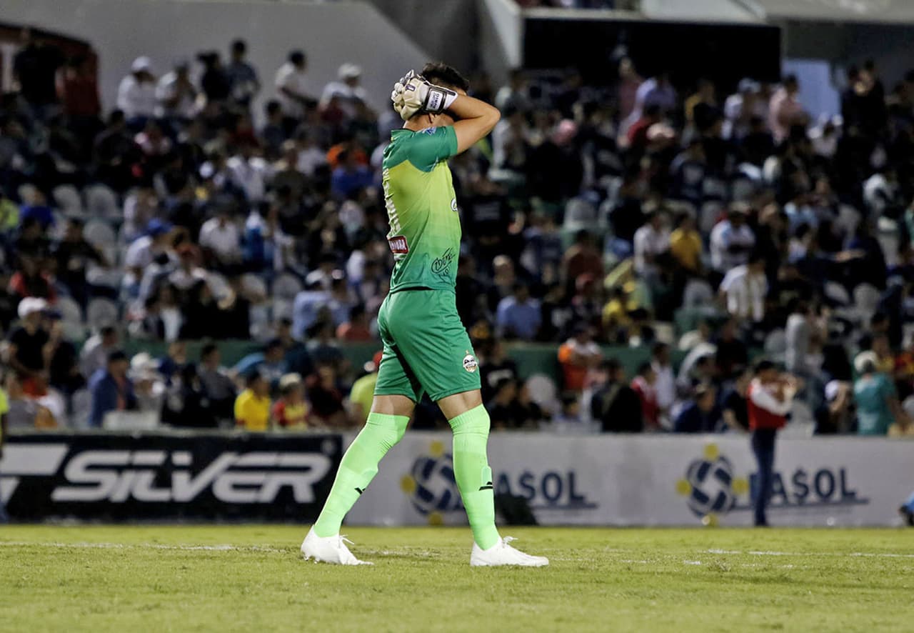 Varone marcó al 19’ para los locales. Aristeguieta (29’) emparejó el encuentro e Isaac Díaz convirtió dos penales (39’, 75’). Imperiale (92’) pareció para cerrar el marcador.