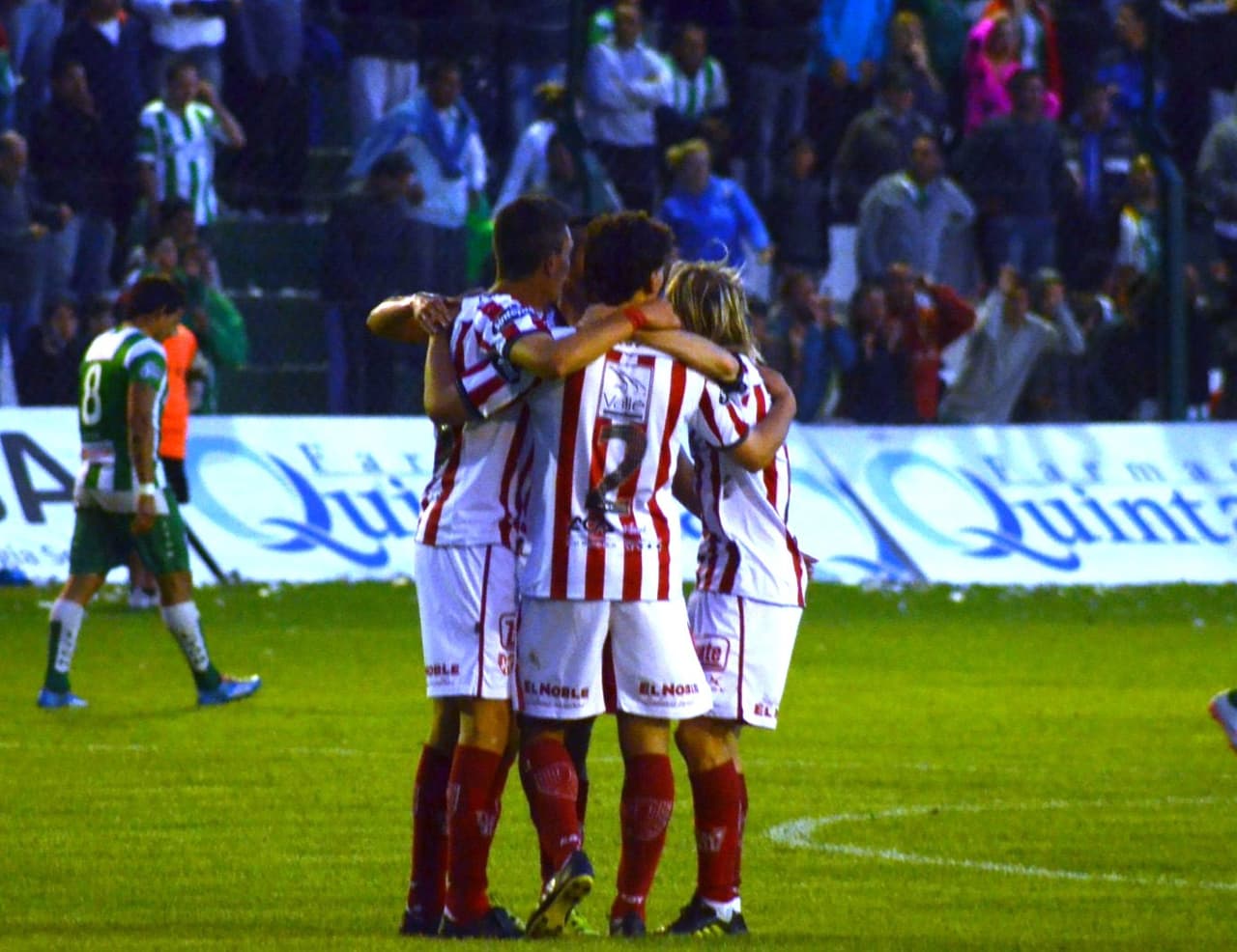 Club pide dinero a sus hinchas para pagar el sueldo de los futbolistas