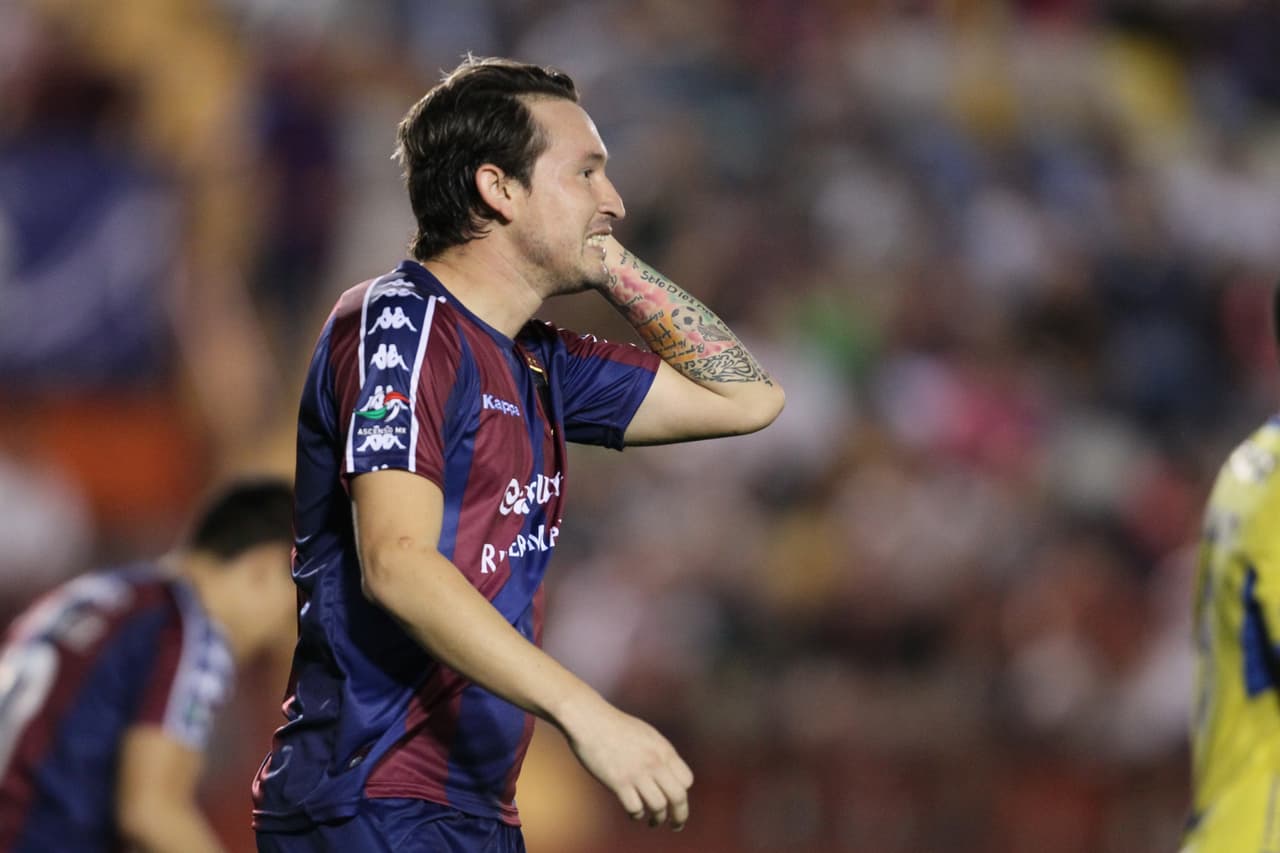 Pero desgraciadamente para la causa atlantista, Fernández hizo un tiro suave, a las manos del portero y generó un mal augurio con su fallo.