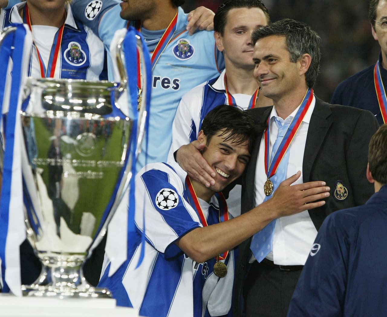 En enero del 2002 comenzó su aventura por el FC Porto. Conquistó la primera división en 2003 y 2004, además de ganar en 2003 la Europa League y en 2004 la Champions League.