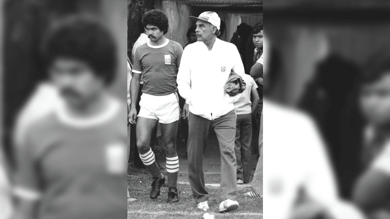 Sus títulos como entrenador: Ascenso con Zacetepec, Liga con Marte (1), Zacatepec (2), Toluca (2), y Cruz Azul (2), Campeón de Campeones con Zacatepec (2) y Toluca (2), Copa México con Zacatepec (2), Copa de Campeones de Concacaf con Toluca (1) y Atlante (1). Con la Selección Mexicana ganó la Copa de Naciones de la CONCACAF en 1965, lo que actualmente se conoce como Copa Oro.