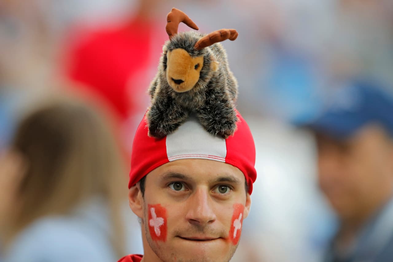 Fanáticos suizos y costarricenses llegaron a abarrotar el estadio Nizhny Novgorod para despedir a sus selecciones en la primera fase. Los ticos se van a casa, los helvéticos a la segunda ronda.